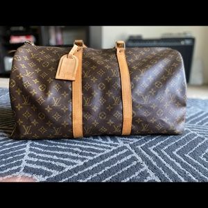 EUC Vintage 💯 Louis Vuitton duffle carry on bag‼️